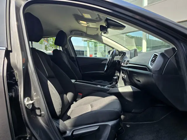 Mazda 3 2.0 SkyActiv-G 120 SkyLease GT 2018 Benzine 24