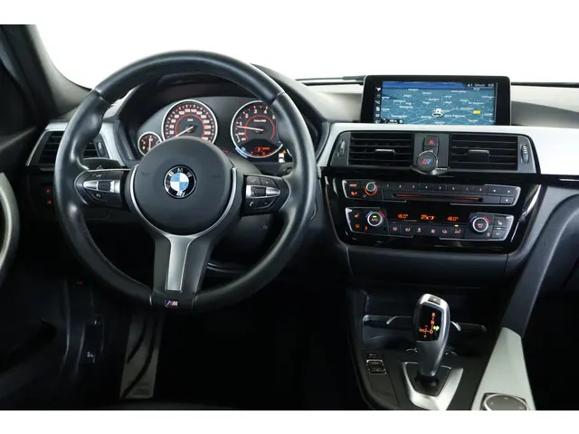 BMW 3 Serie Touring 320i M-Sport 184pk 2017 Benzine 14