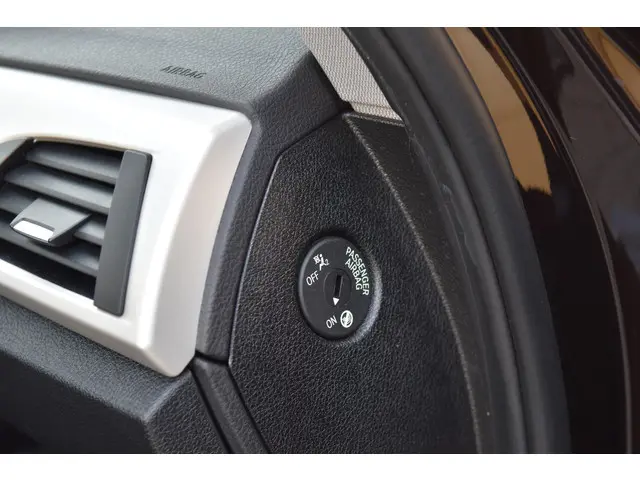 BMW 1 Serie 118i Essential 2015 Benzine 27