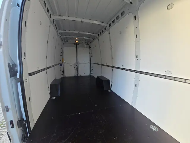 Iveco Daily 35S16V 2.3 410 H2 2023 Diesel 25