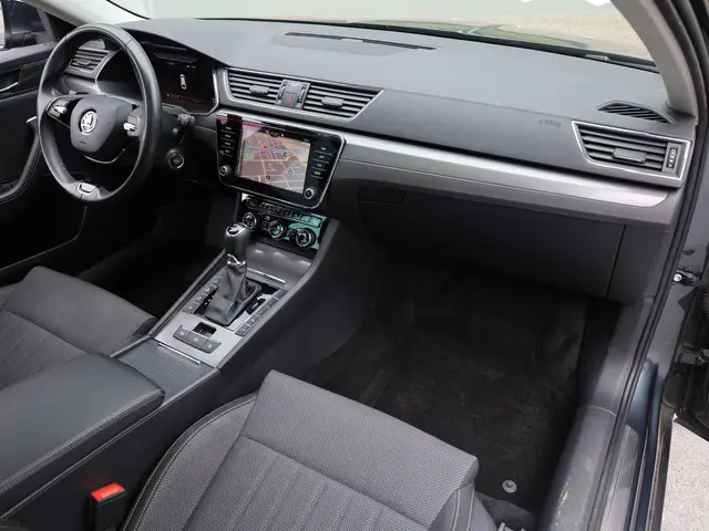 Škoda Superb Combi iV 1.4 TSI PHEV 2021 Hybride Benzine 37