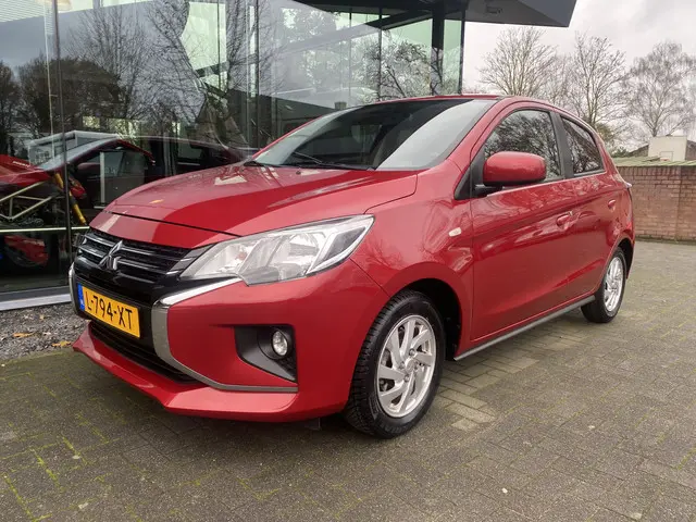 Mitsubishi Space Star 1.2 Intense 2021 Benzine 3