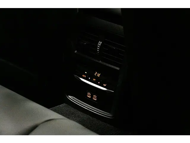 BMW M3 Touring xDrive Competition 2024 Benzine 19