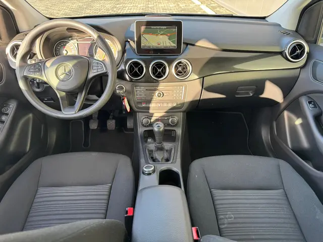 Mercedes-Benz B-Klasse 180 Ambition 2015 Benzine 19