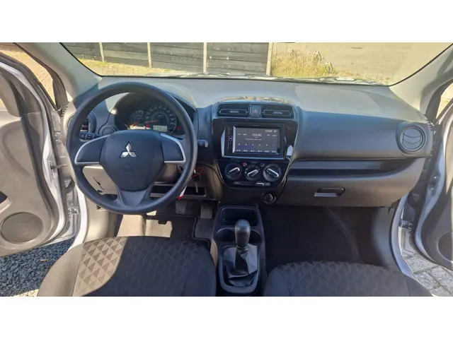Mitsubishi Space Star 1.2 Entry 2023 Benzine 8