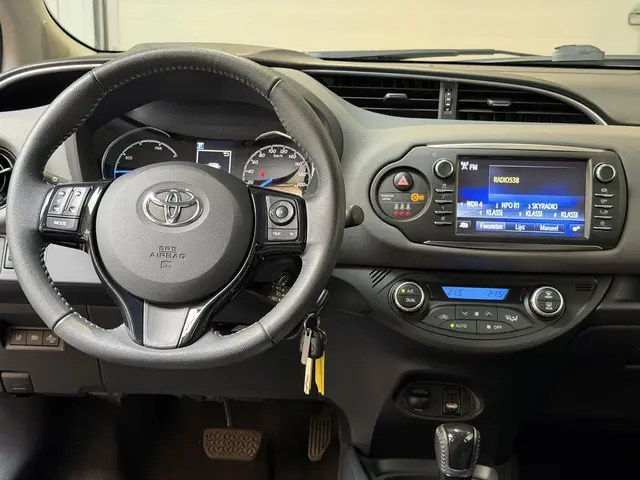 Toyota Yaris 1.5 Hybrid Active 2019 Hybride Benzine 8