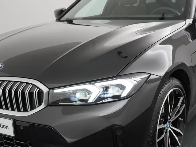 BMW 3 Serie Touring 320e 2024 Hybride Benzine 27