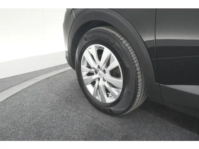 Peugeot 5008 PureTech 130 EAT8 Active Pack 2023 Benzine 20
