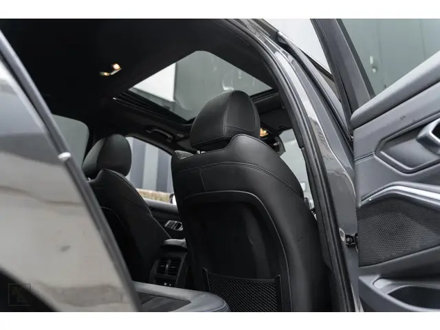 BMW 3 Serie 320i High Executive Edition 2020 Benzine 58