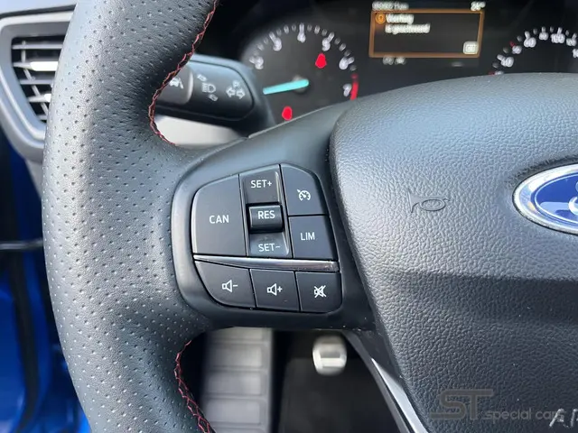 Ford Focus 1.5 EcoBoost ST Line|Pano|18 inch 2019 Benzine 17