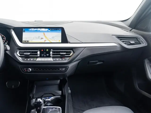 BMW 1 Serie 5-deurs M135i xDrive 2024 Benzine 9