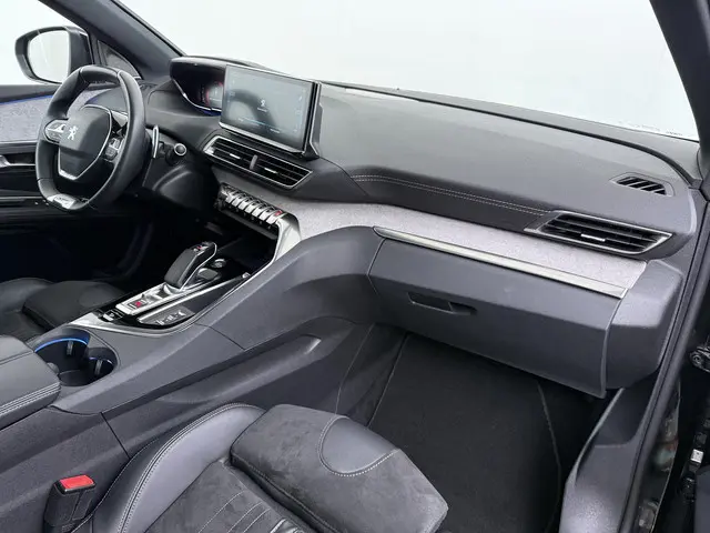 Peugeot 3008 1.6 HYbrid4 300 GT 2022 Hybride Benzine 41