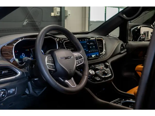 Chrysler Pacifica 3.6 V6 Hybrid 2023 Benzine 25