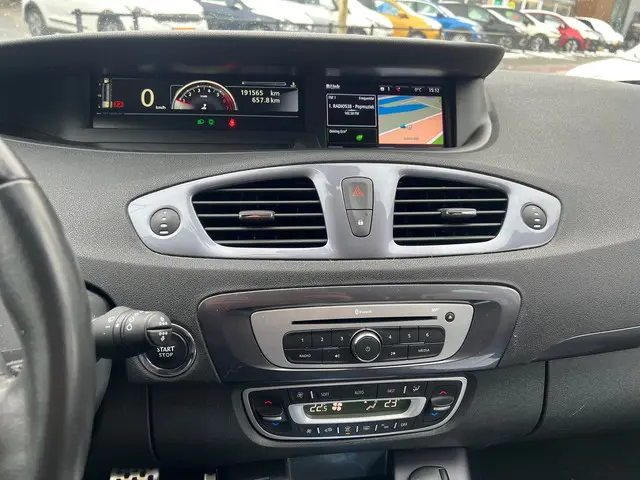 Renault Scénic Xmod 1.2 TCe Bose Navi Pano 2014 Benzine 2