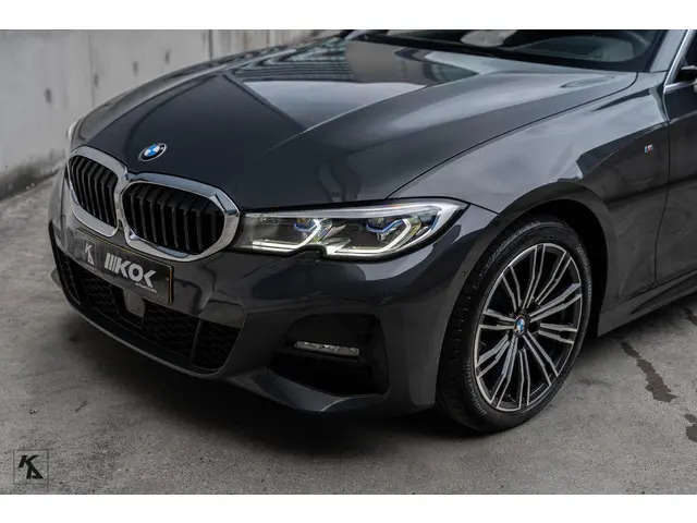 BMW 3 Serie 320i High Executive Edition 2020 Benzine 9