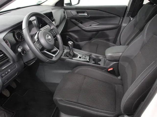 Nissan QASHQAI 1.3 MHEV Design Acenta 2022 Benzine 9