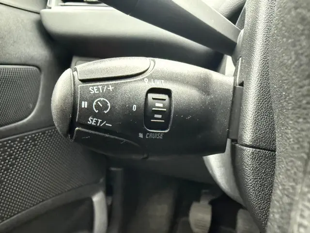 Peugeot 208 1.2 PureTech Blue Lease 2016 Benzine 22