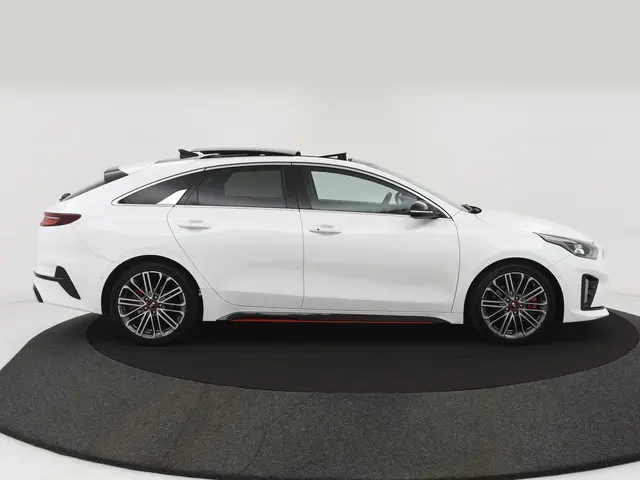 Kia ProCeed 1.6 T-GDI GT 204PK 2019 Benzine 4
