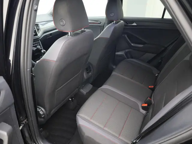Volkswagen T-Roc 1.5TSI/150PK Sport 2020 Benzine 19
