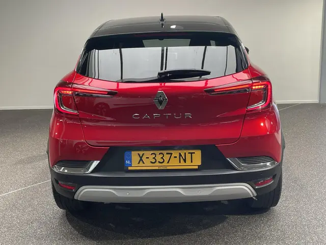 Renault Captur 1.3 mild hybrid 160 iconic 2023 Benzine 18