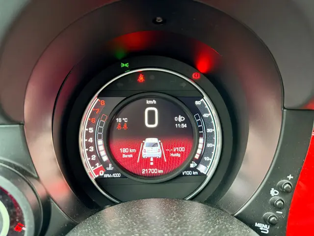 Fiat 500 1.4 T-Jet Abarth 595 2022 Benzine 11