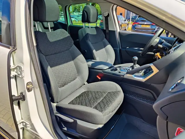 Peugeot 3008 1.6 VTi Style 2014 Benzine 15