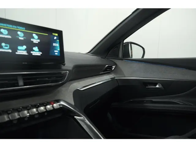 Peugeot 3008 HYbrid4 300 GT 2023 Hybride Benzine 59