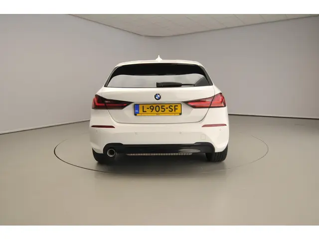 BMW 1 Serie 5-deurs 118i 2021 Benzine 3