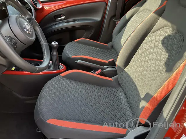 Toyota Aygo X CABRIO VVT-I ENVY 2022 Benzine 15