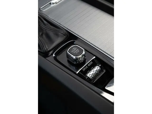 Volvo XC60 2.0 T5 Inscription Panorama|Leder| 2018 Benzine 30