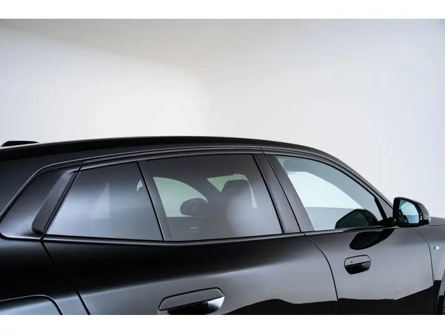 BMW iX2 xDrive30 67 kWh 2024 Elektrisch 24
