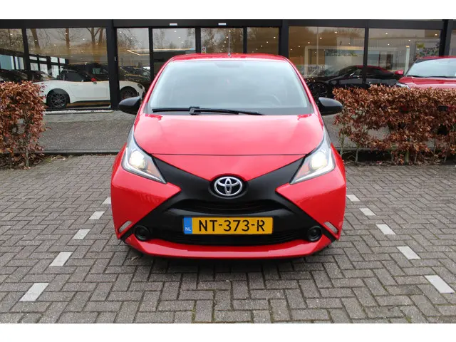Toyota Aygo 1.0 VVT-i x-now 2017 Benzine 3
