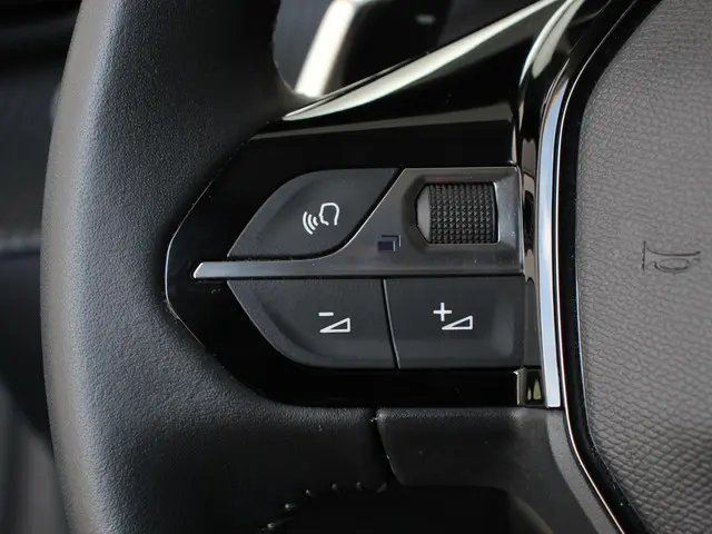 Peugeot 208 1.2 PureTech Allure Pack 2023 Benzine 13