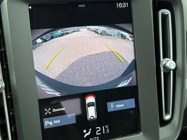 Volvo XC40 1.5 T2 Momentum Core 2021 Benzine 17