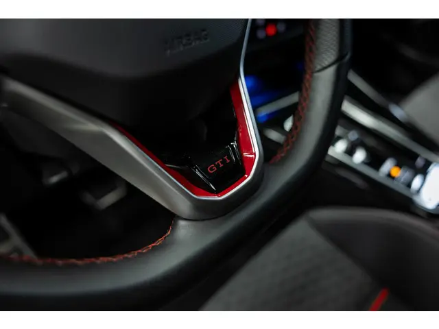 Volkswagen Golf 2.0 TSI GTI Clubsport 2024 Benzine 31