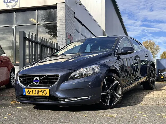 Volvo V40 1.6 T2 Momentum 2014 Benzine 23