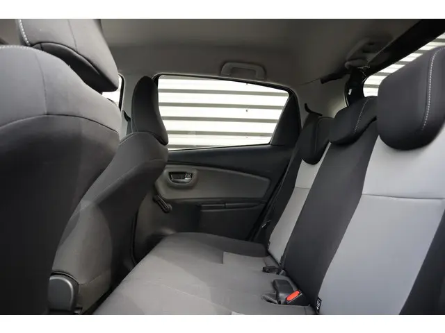 Toyota Yaris 1.5 Hybrid Dynamic 2019 Hybride Benzine 7