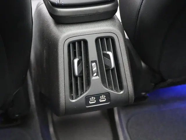 BMW X1 xDrive25e 2024 Hybride Benzine 35