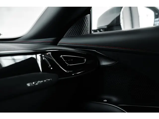 Ferrari 12Cilindri V12 2025 Benzine 54