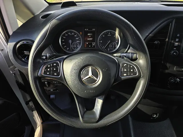 Mercedes-Benz Vito 114 CDI L2 H1 2022 Diesel 23