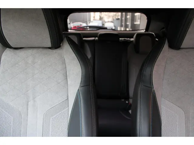 Peugeot e-2008 EV GT 50 kWh 2020 Elektrisch 28