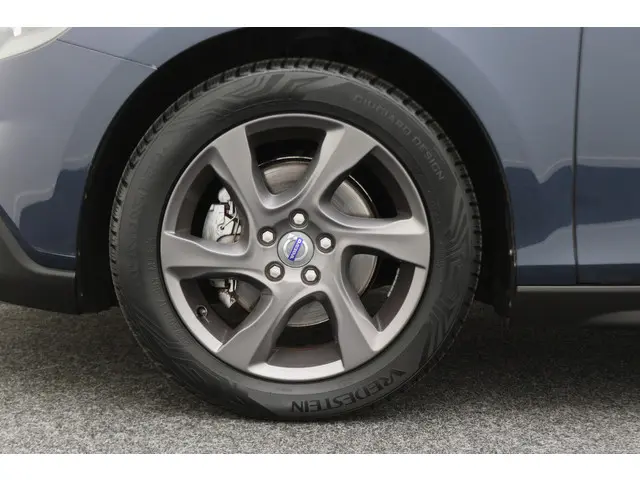Volvo V40 Cross Country 1.6 T4 Summum 2013 Benzine 24