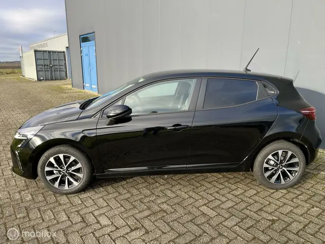 Mitsubishi Colt 1.0T MT Intense 2024 Benzine 2