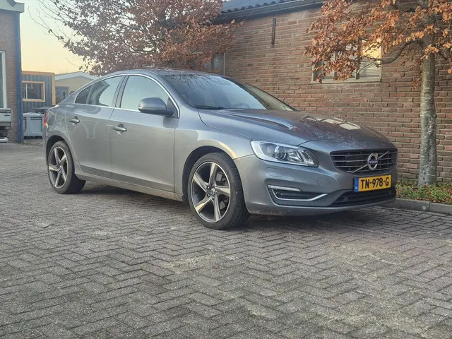 Volvo S60 2.0 T5 Summum 2016 Benzine