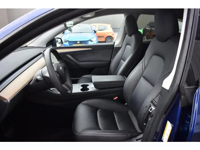 Tesla Model Y Long Range AWD 75 kWh 2021 Elektrisch 11