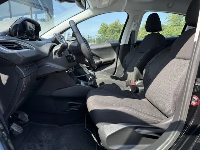 Peugeot 208 1.2 PureTech Allure 2016 Benzine 8