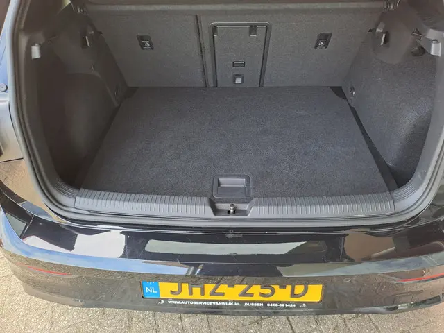 Volkswagen Golf 1.5 eTSI R-Line NIEUWSTAAT 2023 Benzine 16