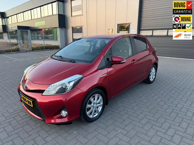 Toyota Yaris 1.5 Full Hybrid Dynamic 2013 Hybride Benzine