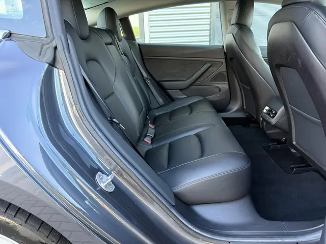 Tesla Model 3 Long Range AWD 75 kWh 2019 Elektrisch 28