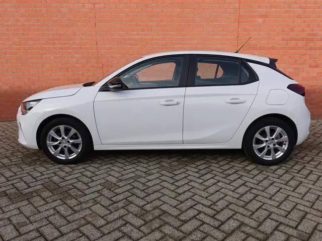 Opel Corsa 1.2 Edition 2022 Benzine 28